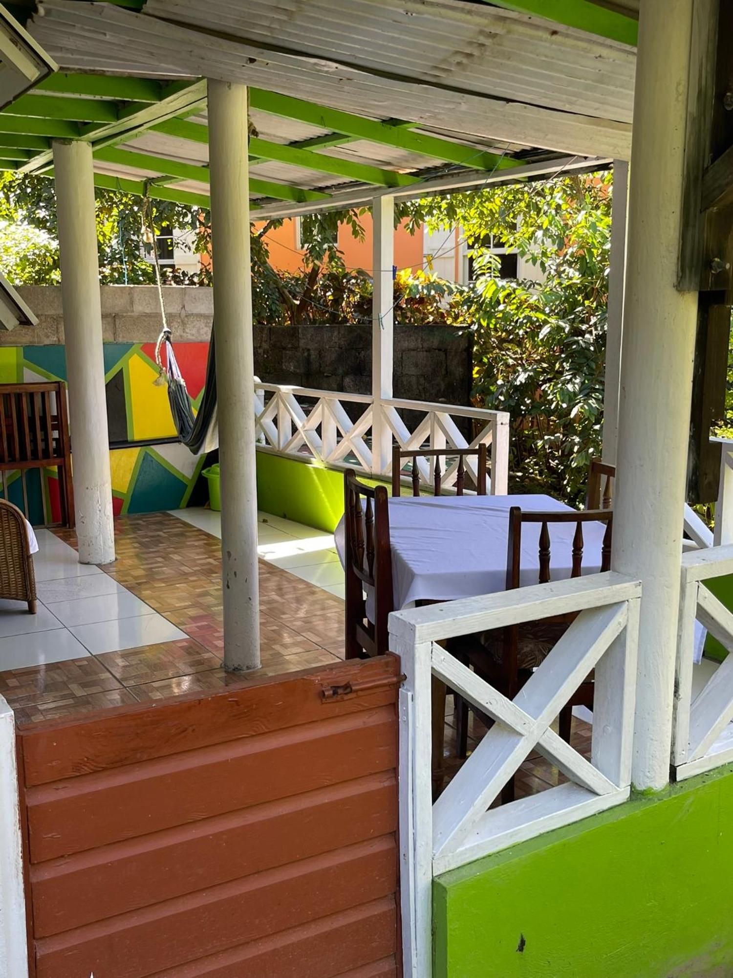روسو Le Petit Paradis المظهر الخارجي الصورة